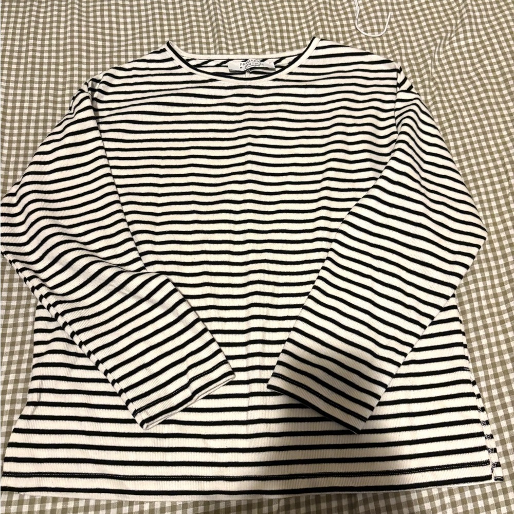 Striped Black and White Long Sleeve Top